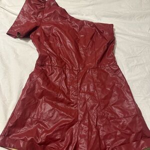 Elegant Red One-Shoulder Romper